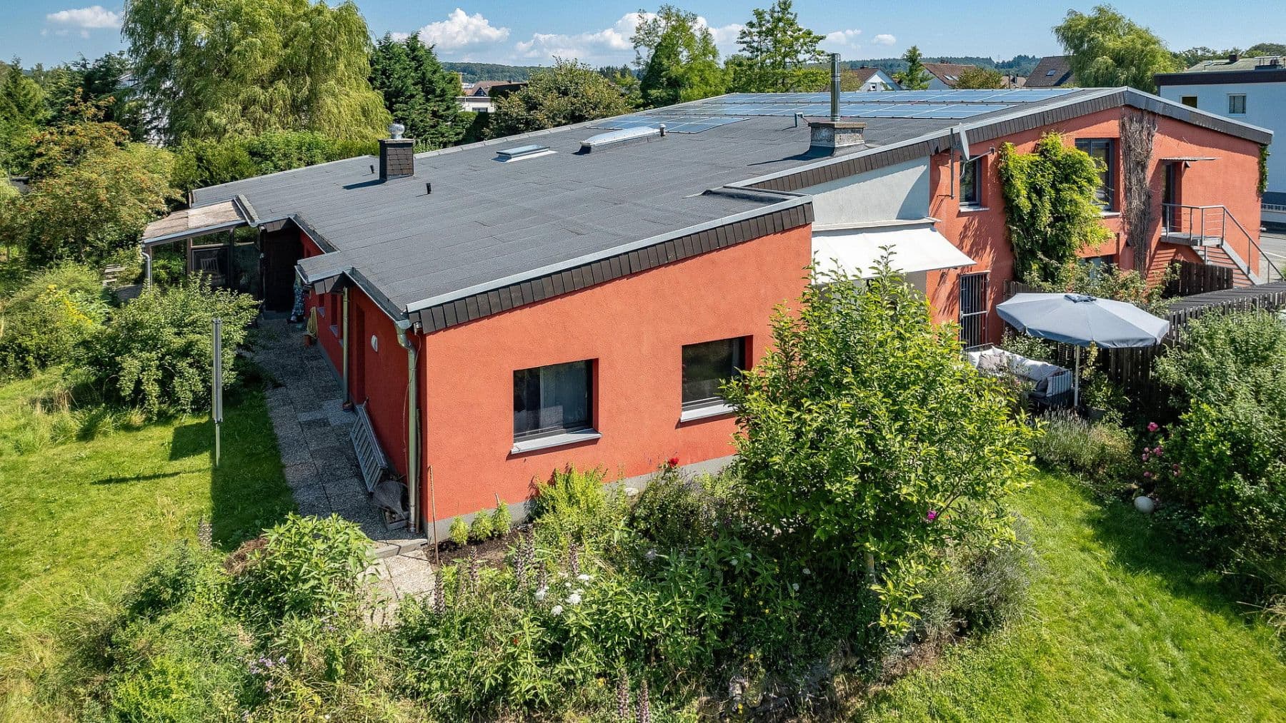 Predaj domu 291 m², pozemok 2.464 m², Daimlerstr. 14, Taunusstein, Hesensko Predaj domu 291 m², pozemok 2.464 m², Daimlerstr. 14, Taunusstein, Hesensko