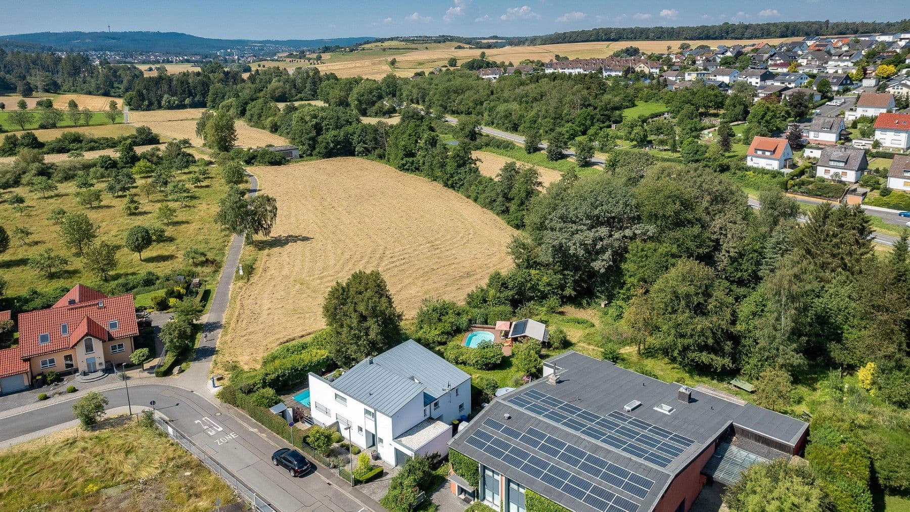 Predaj domu 291 m², pozemok 2.464 m², Daimlerstr. 14, Taunusstein, Hesensko Predaj domu 291 m², pozemok 2.464 m², Daimlerstr. 14, Taunusstein, Hesensko