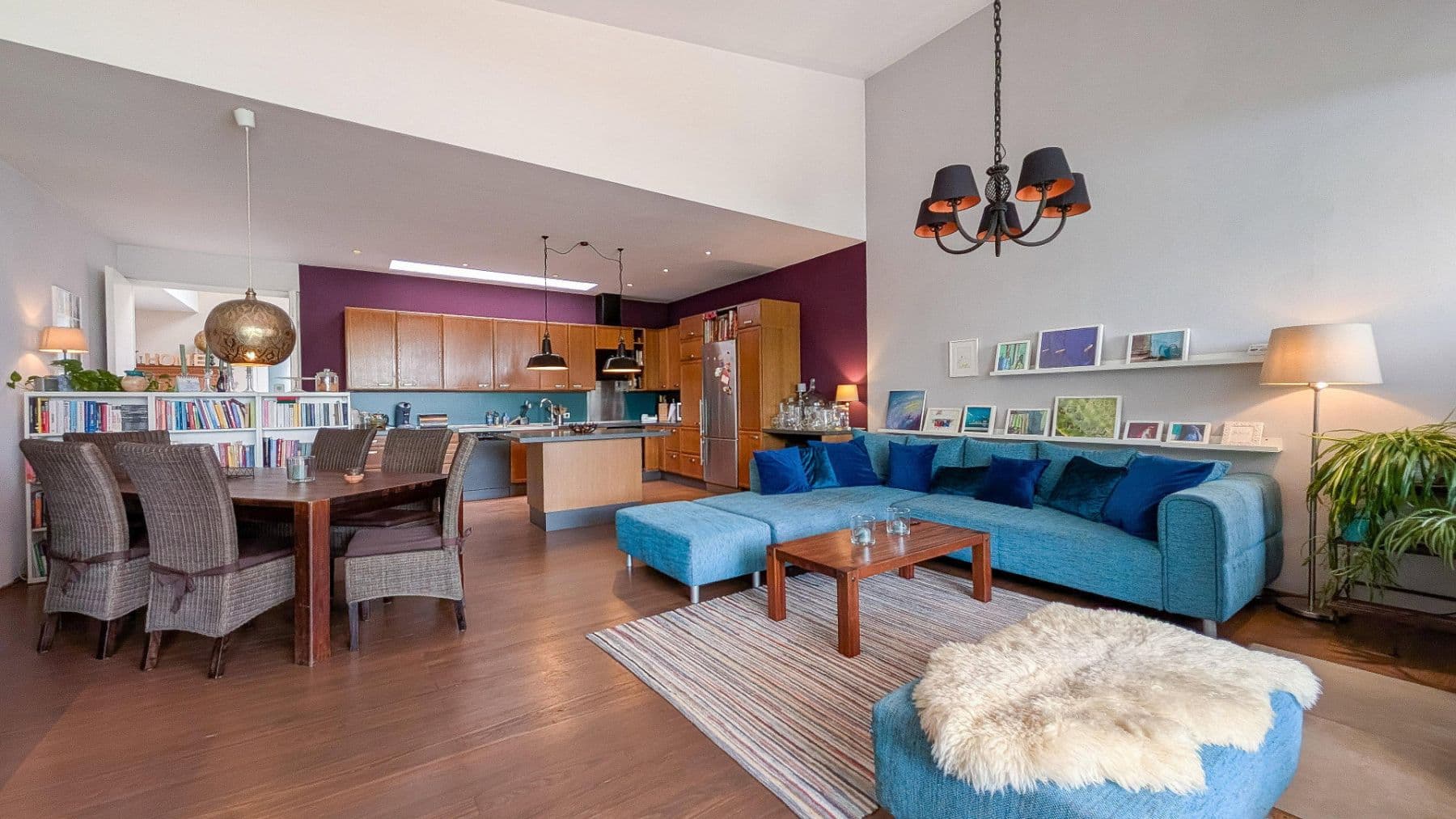 Predaj domu 291 m², pozemok 2.464 m², Daimlerstr. 14, Taunusstein, Hesensko Predaj domu 291 m², pozemok 2.464 m², Daimlerstr. 14, Taunusstein, Hesensko