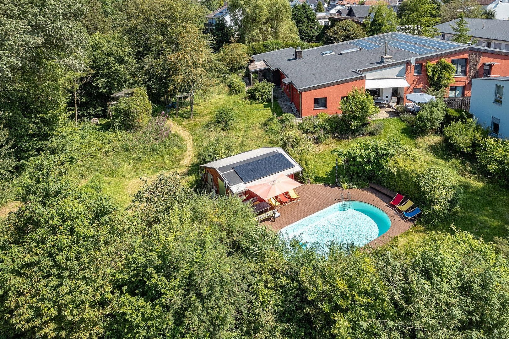 Predaj domu 291 m², pozemok 2.464 m², Daimlerstr. 14, Taunusstein, Hesensko Predaj domu 291 m², pozemok 2.464 m², Daimlerstr. 14, Taunusstein, Hesensko