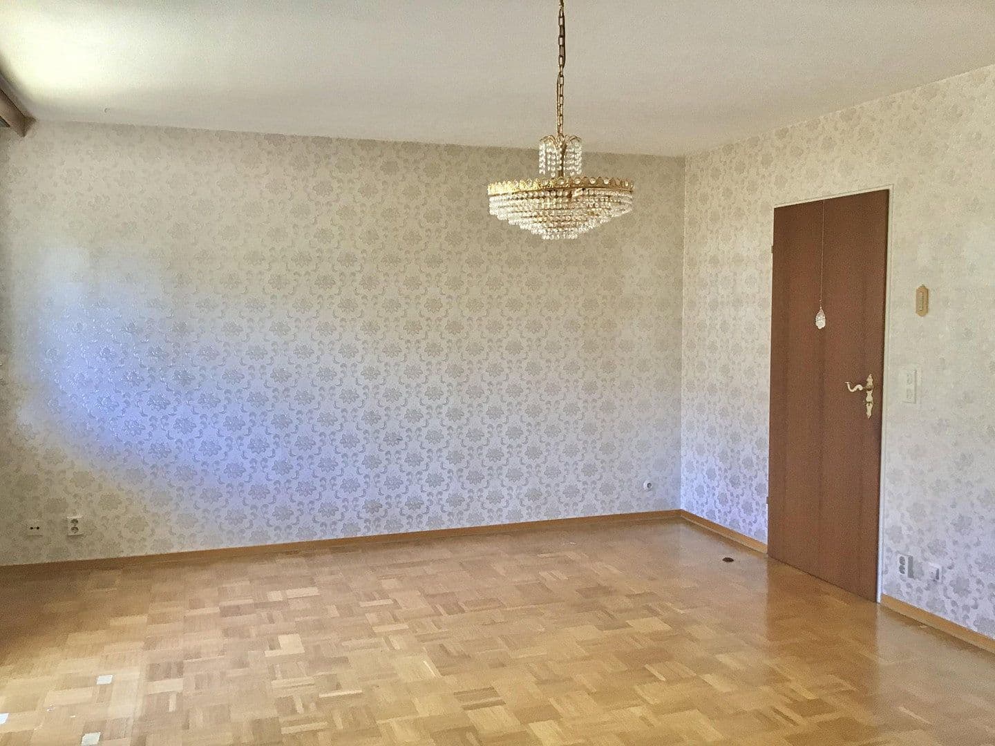 Predaj domu 120 m², pozemok 233 m², Ditzingen, Bádensko-Wurttembersko Predaj domu 120 m², pozemok 233 m², Ditzingen, Bádensko-Wurttembersko