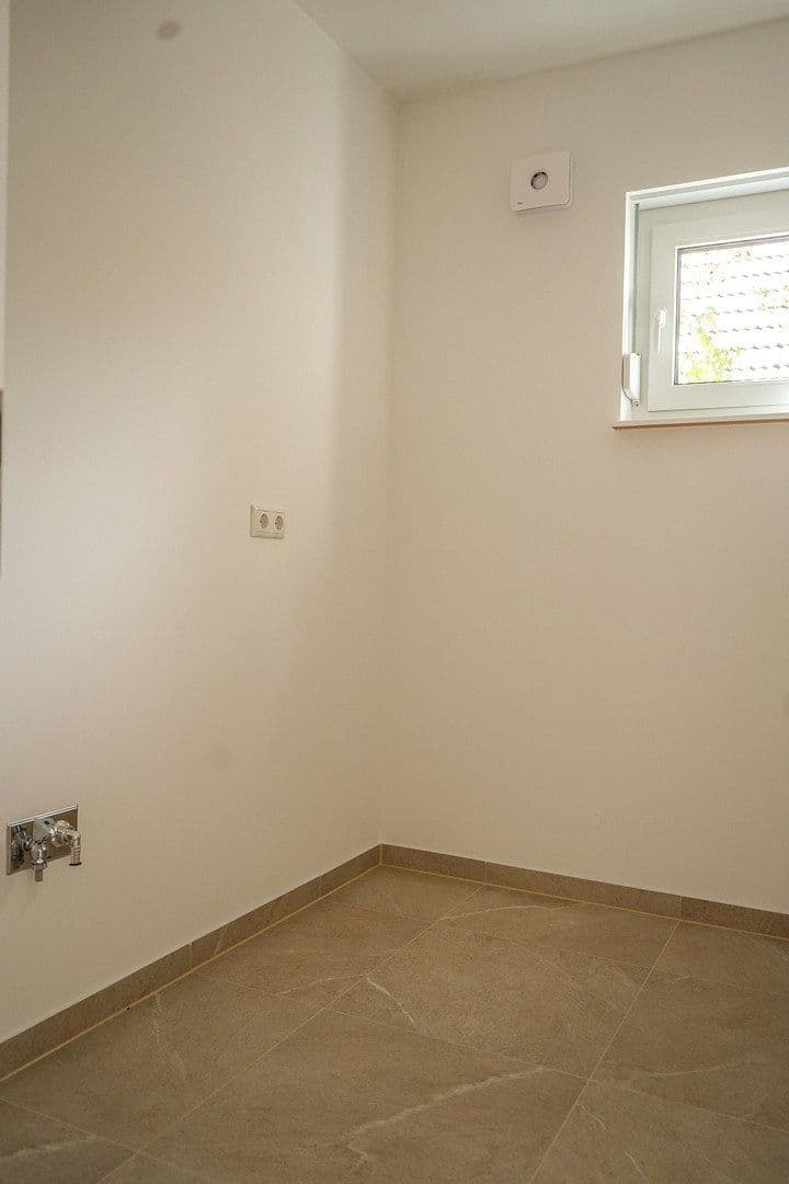 Predaj domu 150 m², pozemok 402 m², Humboldtallee 41, Falkensee, Brandenbursko Predaj domu 150 m², pozemok 402 m², Humboldtallee 41, Falkensee, Brandenbursko