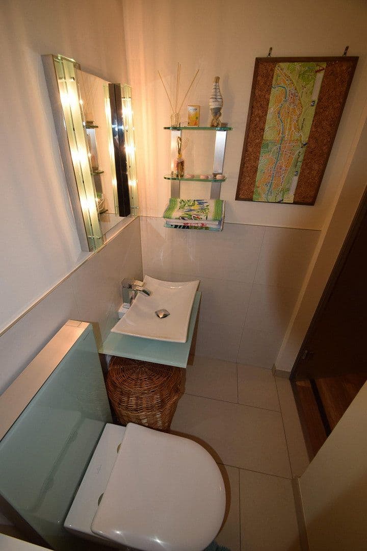 Predaj bytu 3-izbový 134 m², Meisenweg 2, Bad Neuenahr-Ahrweiler, Porýnie-Falcko Predaj bytu 3-izbový 134 m², Meisenweg 2, Bad Neuenahr-Ahrweiler, Porýnie-Falcko