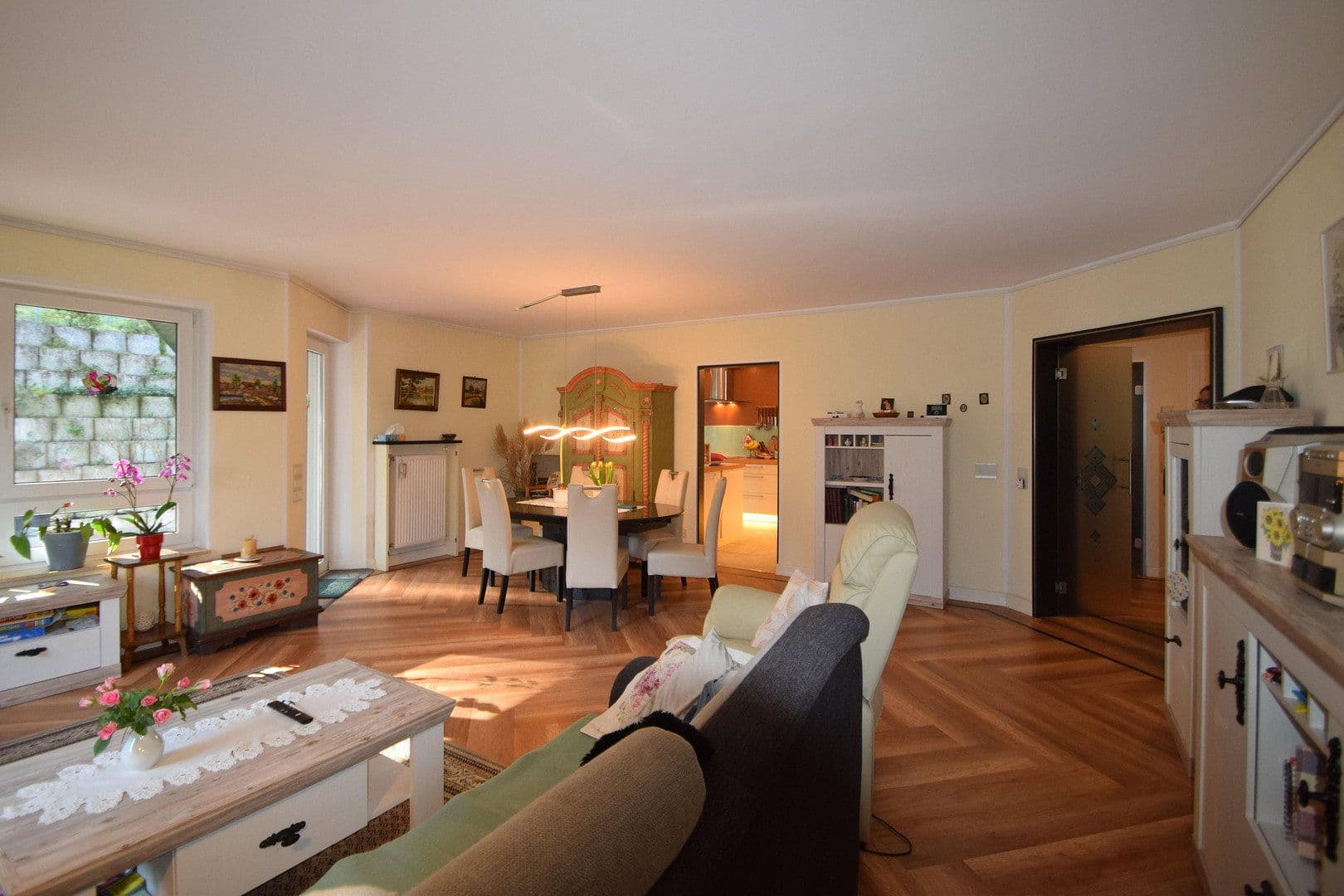 Predaj bytu 3-izbový 134 m², Meisenweg 2, Bad Neuenahr-Ahrweiler, Porýnie-Falcko Predaj bytu 3-izbový 134 m², Meisenweg 2, Bad Neuenahr-Ahrweiler, Porýnie-Falcko