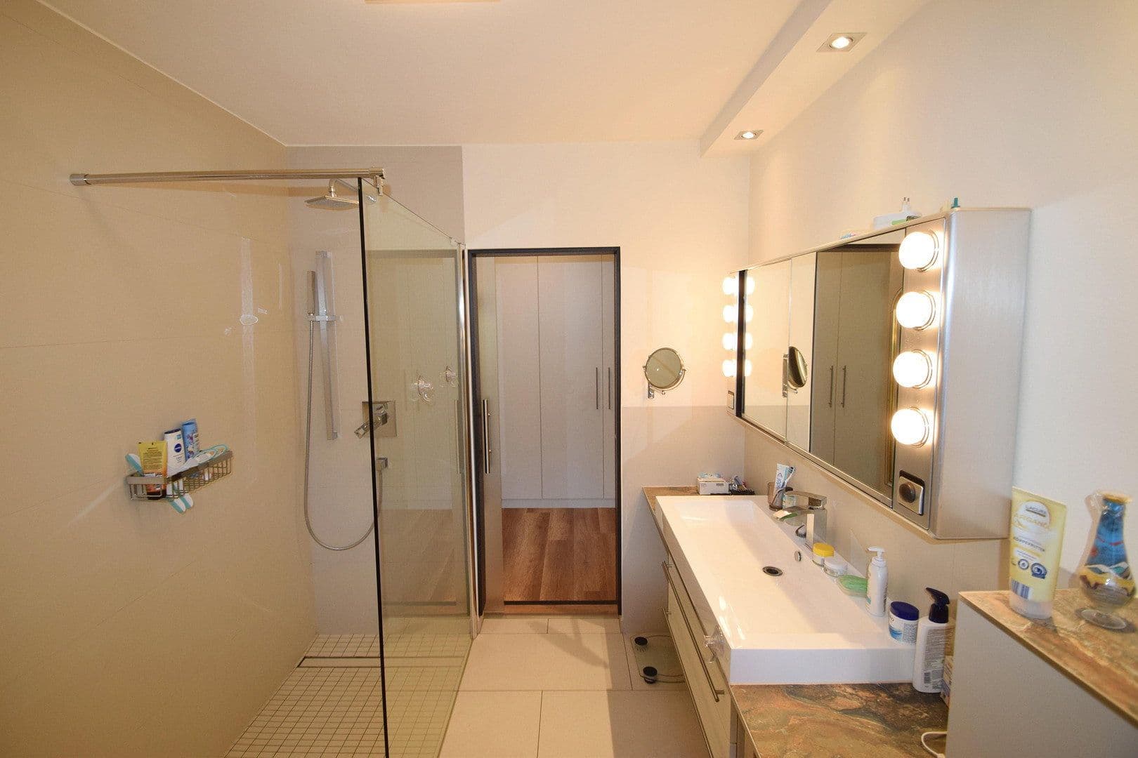 Predaj bytu 3-izbový 134 m², Meisenweg 2, Bad Neuenahr-Ahrweiler, Porýnie-Falcko Predaj bytu 3-izbový 134 m², Meisenweg 2, Bad Neuenahr-Ahrweiler, Porýnie-Falcko