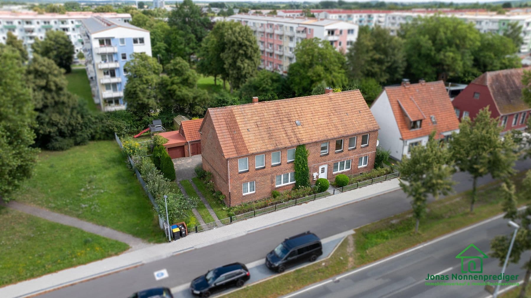 Predaj domu 296 m², pozemok 964 m², Gadebuscher Straße 136, Schwerin, Meklenbursko-Predpomoransko Predaj domu 296 m², pozemok 964 m², Gadebuscher Straße 136, Schwerin, Meklenbursko-Predpomoransko