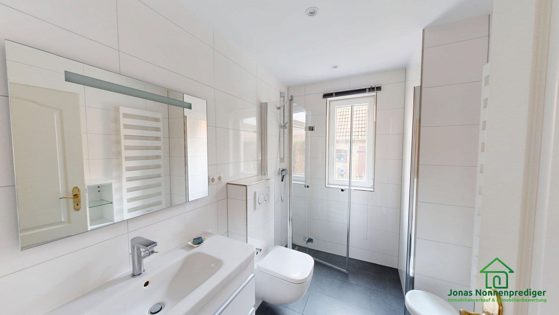 Predaj domu 296 m², pozemok 964 m², Gadebuscher Straße 136, Schwerin, Meklenbursko-Predpomoransko Predaj domu 296 m², pozemok 964 m², Gadebuscher Straße 136, Schwerin, Meklenbursko-Predpomoransko