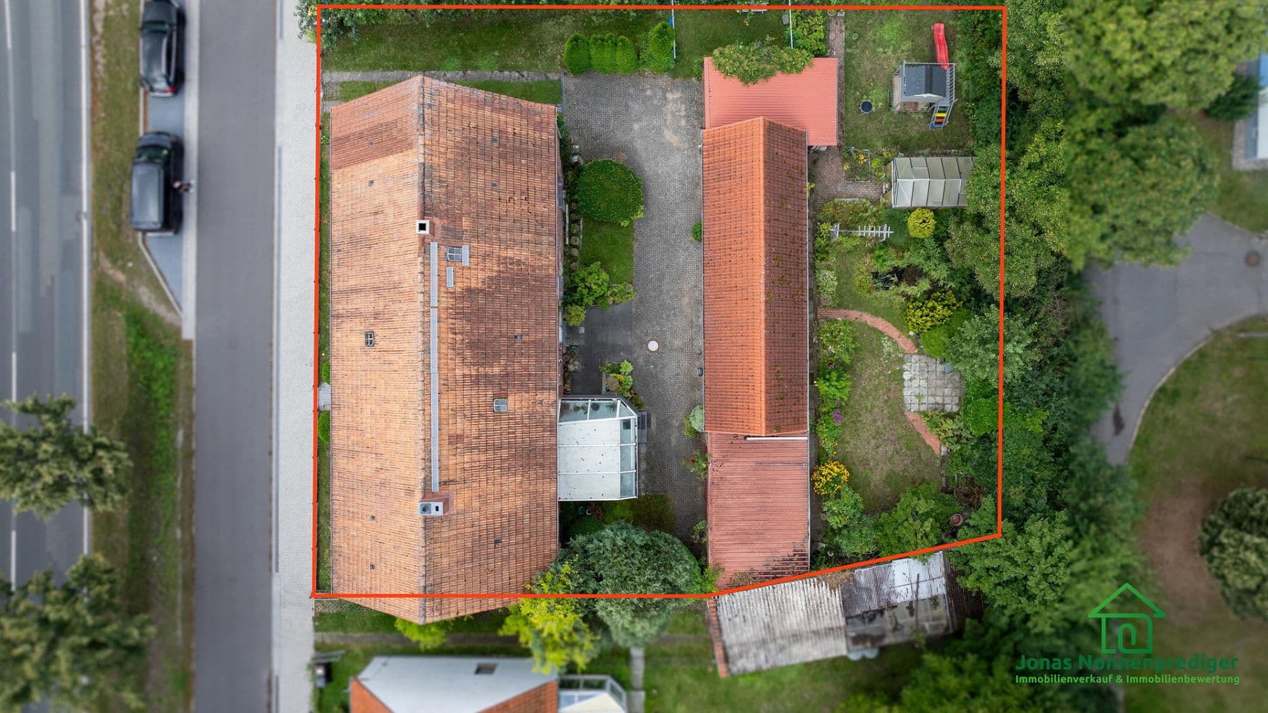 Predaj domu 296 m², pozemok 964 m², Gadebuscher Straße 136, Schwerin, Meklenbursko-Predpomoransko Predaj domu 296 m², pozemok 964 m², Gadebuscher Straße 136, Schwerin, Meklenbursko-Predpomoransko