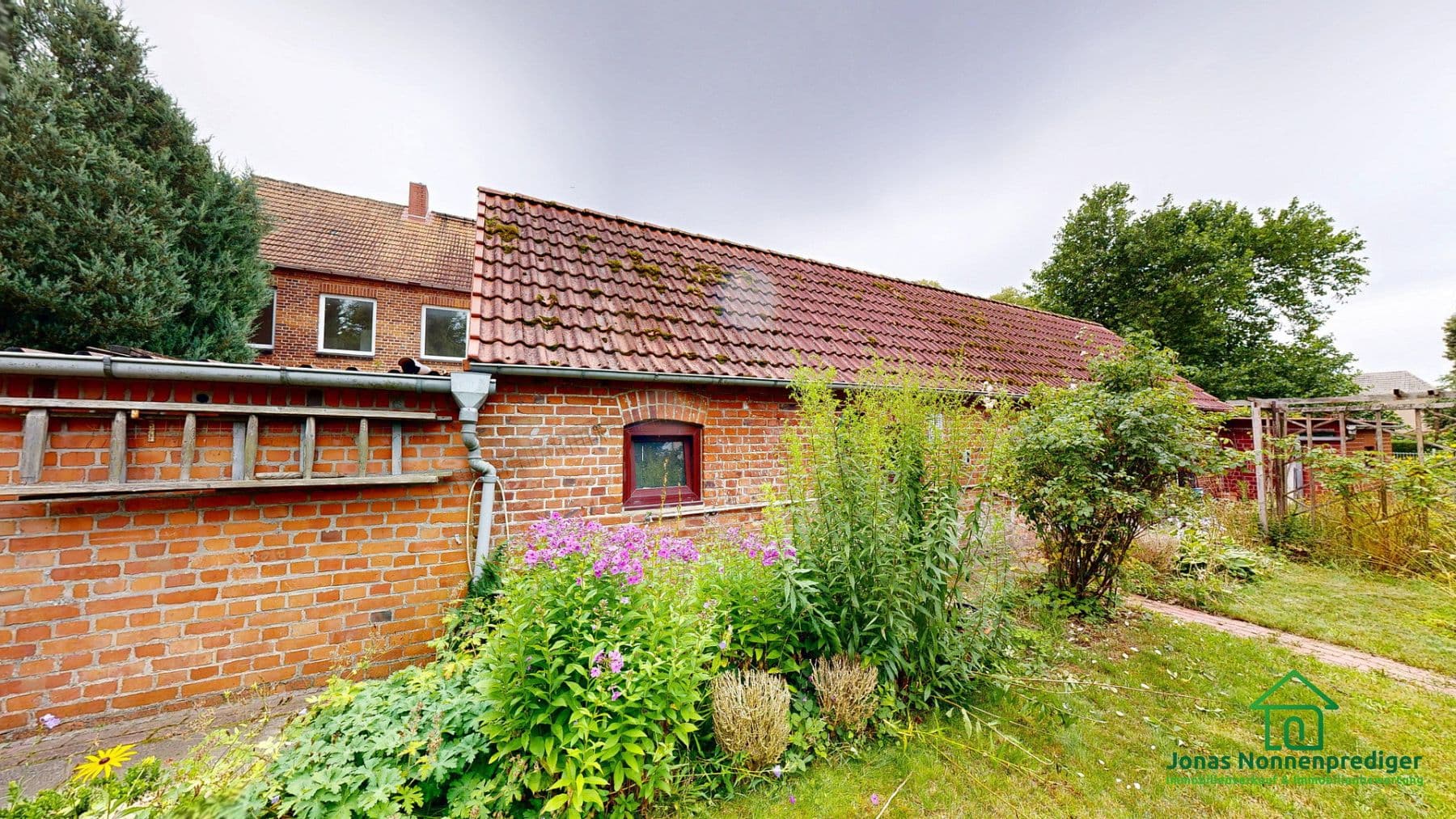 Predaj domu 296 m², pozemok 964 m², Gadebuscher Straße 136, Schwerin, Meklenbursko-Predpomoransko Predaj domu 296 m², pozemok 964 m², Gadebuscher Straße 136, Schwerin, Meklenbursko-Predpomoransko
