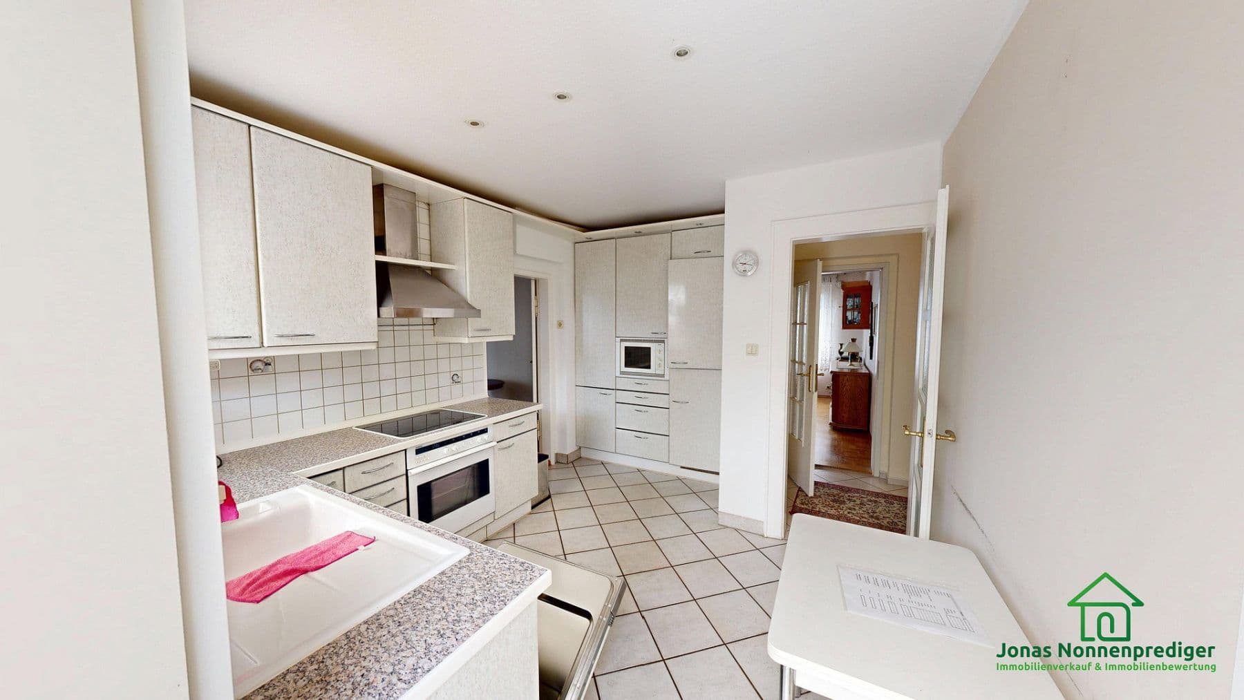 Predaj domu 296 m², pozemok 964 m², Gadebuscher Straße 136, Schwerin, Meklenbursko-Predpomoransko Predaj domu 296 m², pozemok 964 m², Gadebuscher Straße 136, Schwerin, Meklenbursko-Predpomoransko