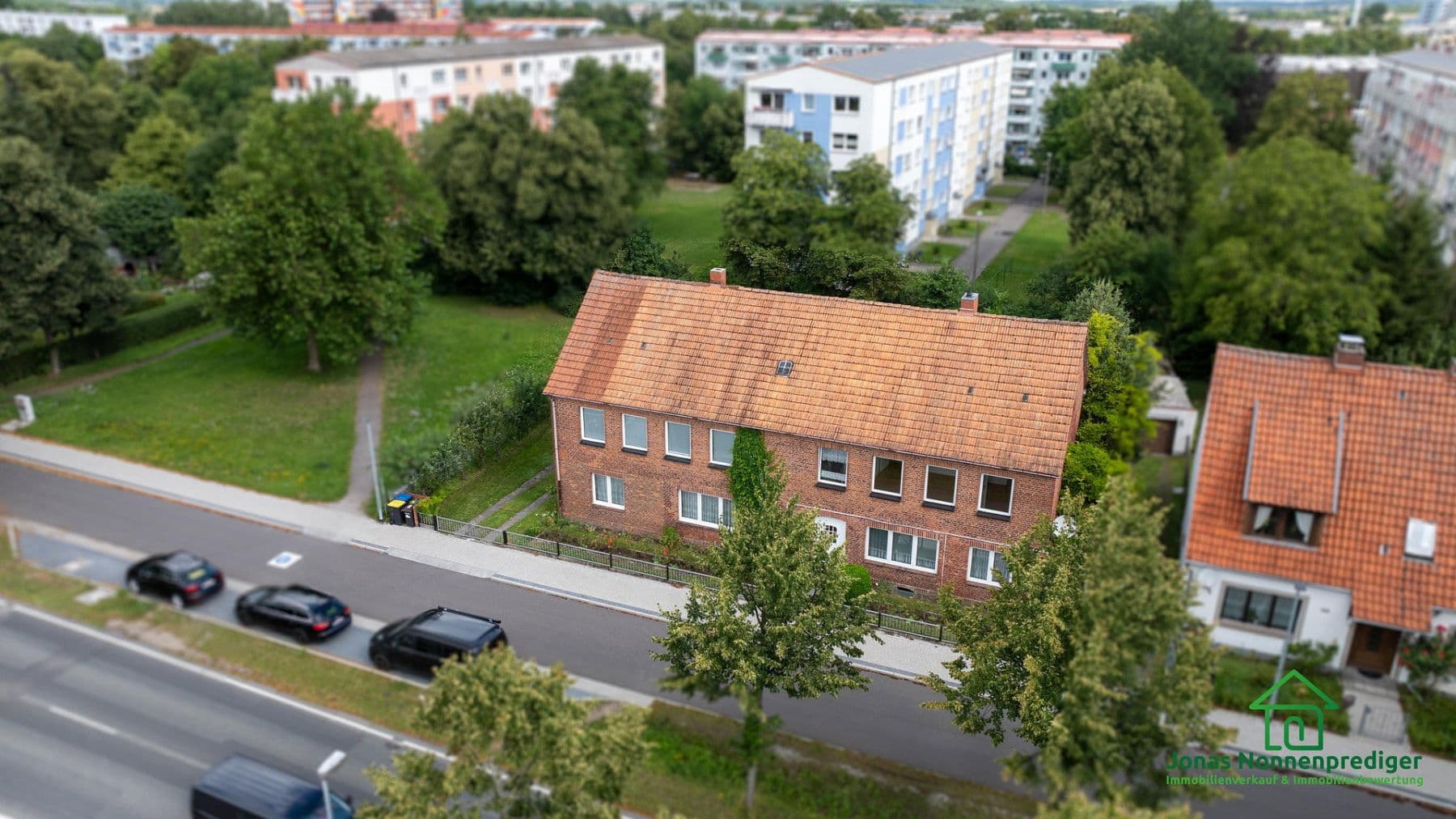 Predaj domu 296 m², pozemok 964 m², Gadebuscher Straße 136, Schwerin, Meklenbursko-Predpomoransko Predaj domu 296 m², pozemok 964 m², Gadebuscher Straße 136, Schwerin, Meklenbursko-Predpomoransko