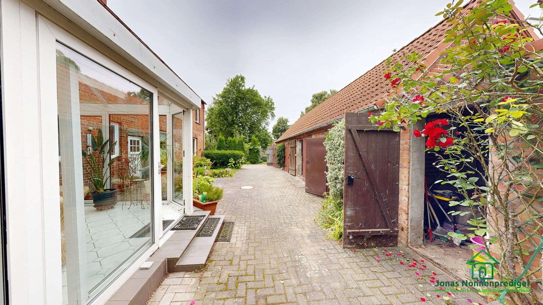 Predaj domu 296 m², pozemok 964 m², Gadebuscher Straße 136, Schwerin, Meklenbursko-Predpomoransko Predaj domu 296 m², pozemok 964 m², Gadebuscher Straße 136, Schwerin, Meklenbursko-Predpomoransko