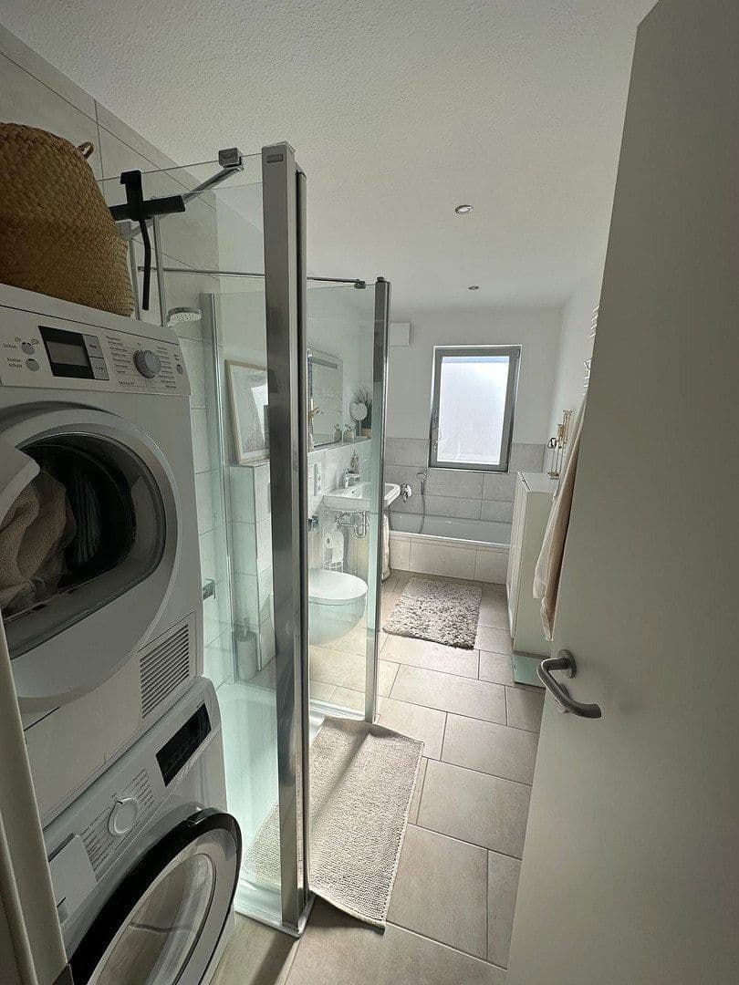 Prenájom bytu 3-izbový 78 m², Flörsheim, Hesensko Prenájom bytu 3-izbový 78 m², Flörsheim, Hesensko
