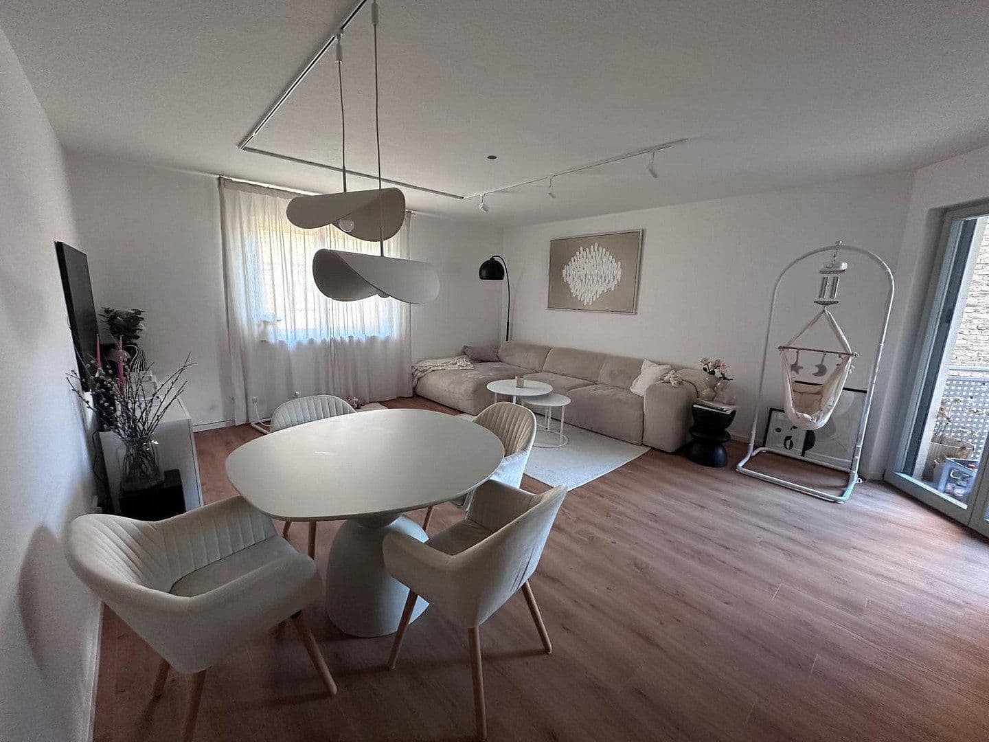 Prenájom bytu 3-izbový 78 m², Flörsheim, Hesensko Prenájom bytu 3-izbový 78 m², Flörsheim, Hesensko