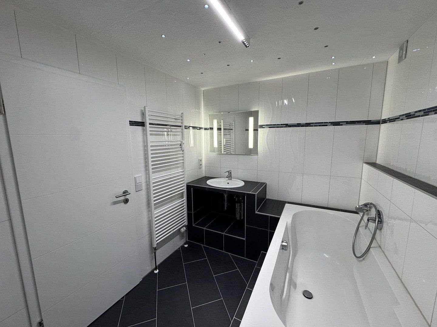 Predaj bytu 2-izbový 64 m², Hamburg, Hamburg Predaj bytu 2-izbový 64 m², Hamburg, Hamburg