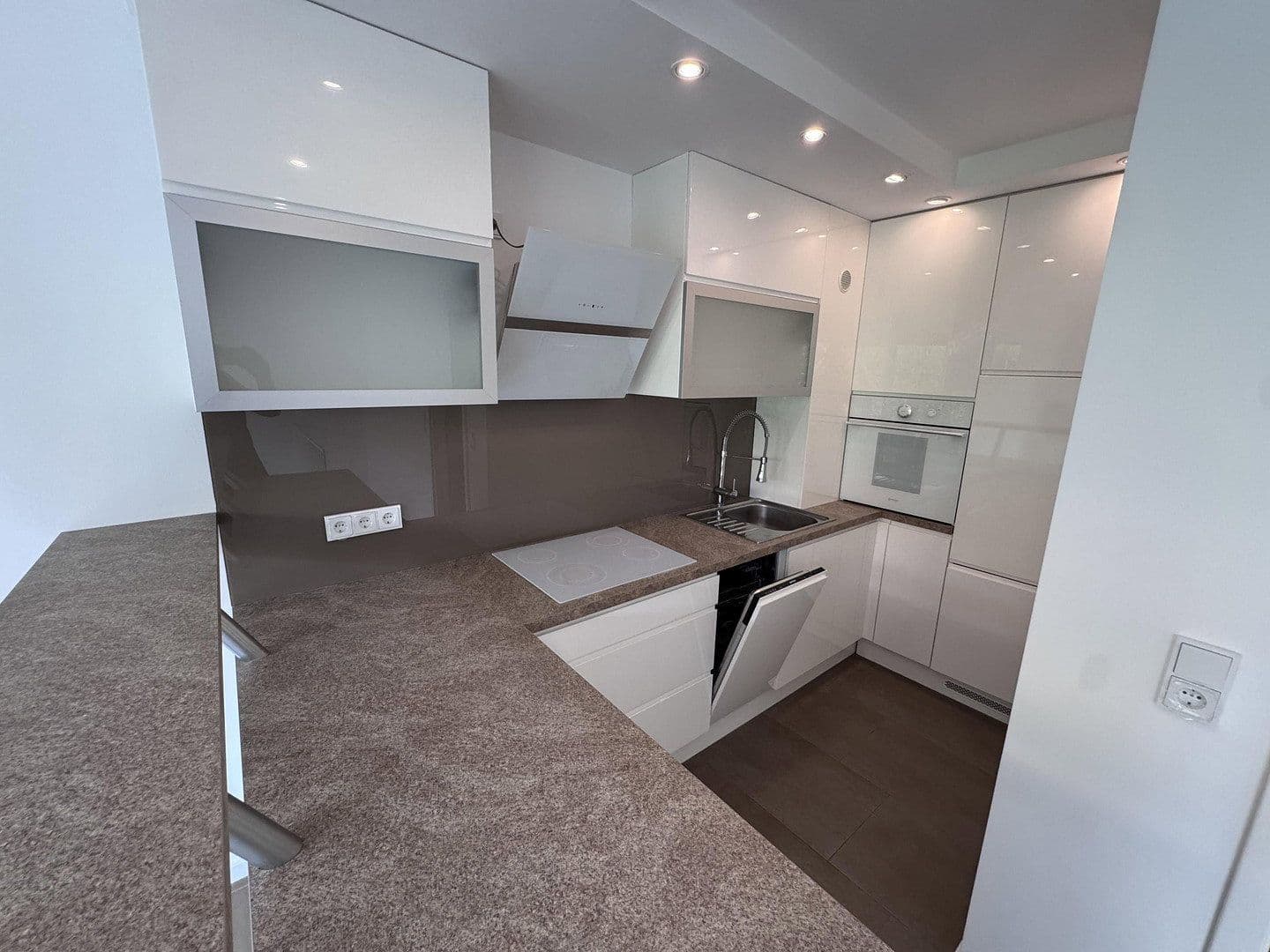 Predaj bytu 2-izbový 64 m², Hamburg, Hamburg Predaj bytu 2-izbový 64 m², Hamburg, Hamburg