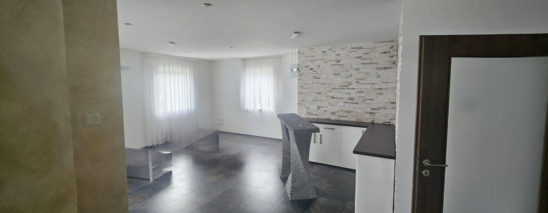 Predaj domu 209 m², pozemok 334 m², Lichtensteinstr., 64, Reutlingen, Bádensko-Wurttembersko Predaj domu 209 m², pozemok 334 m², Lichtensteinstr., 64, Reutlingen, Bádensko-Wurttembersko