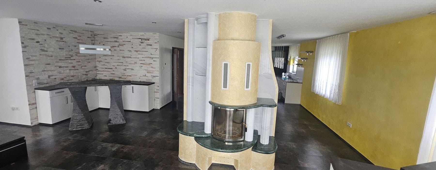 Predaj domu 209 m², pozemok 334 m², Lichtensteinstr., 64, Reutlingen, Bádensko-Wurttembersko Predaj domu 209 m², pozemok 334 m², Lichtensteinstr., 64, Reutlingen, Bádensko-Wurttembersko