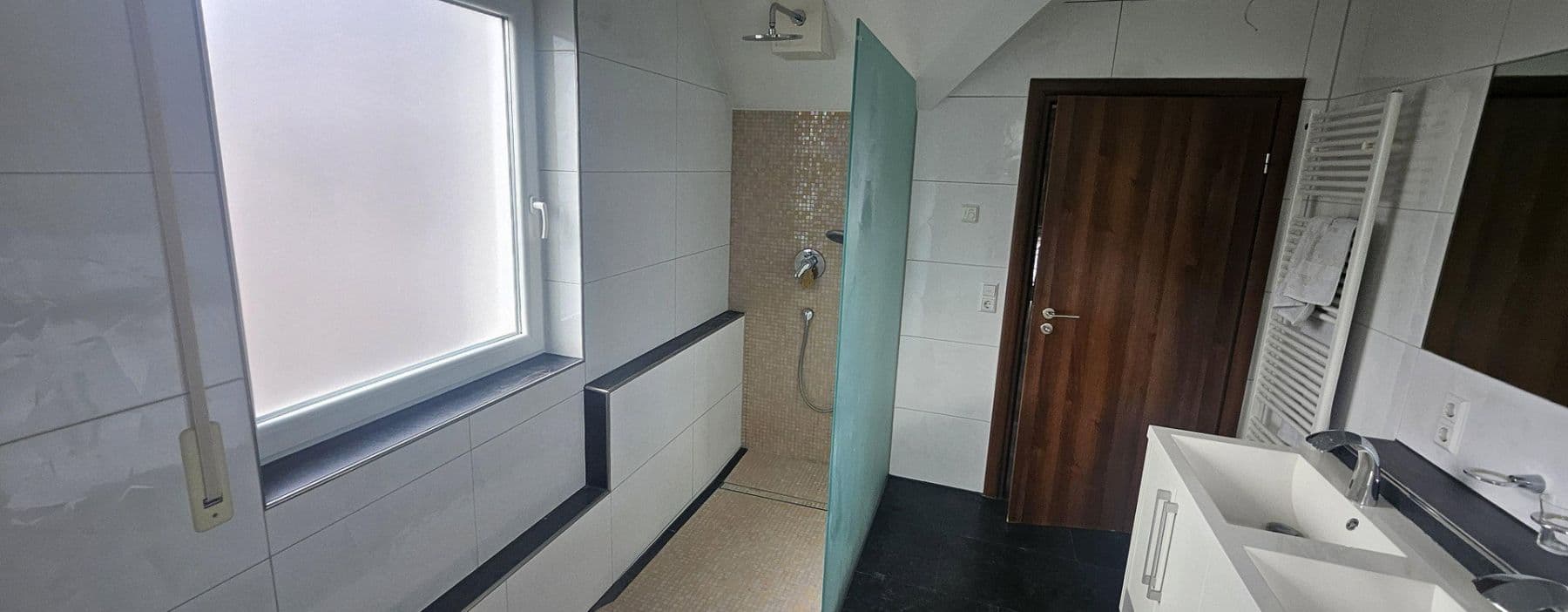 Predaj domu 209 m², pozemok 334 m², Lichtensteinstr., 64, Reutlingen, Bádensko-Wurttembersko Predaj domu 209 m², pozemok 334 m², Lichtensteinstr., 64, Reutlingen, Bádensko-Wurttembersko