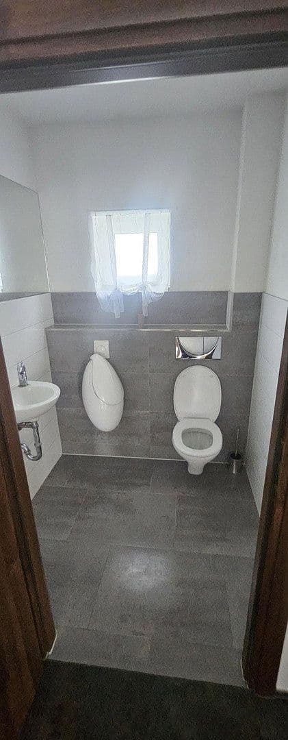 Predaj domu 209 m², pozemok 334 m², Lichtensteinstr., 64, Reutlingen, Bádensko-Wurttembersko Predaj domu 209 m², pozemok 334 m², Lichtensteinstr., 64, Reutlingen, Bádensko-Wurttembersko