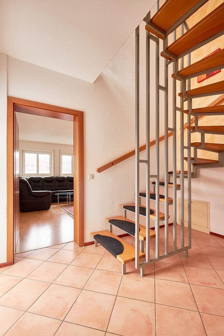 Prenájom bytu 3-izbový 95 m², Werkstättestraße 5, Kaiserslautern, Porýnie-Falcko Prenájom bytu 3-izbový 95 m², Werkstättestraße 5, Kaiserslautern, Porýnie-Falcko