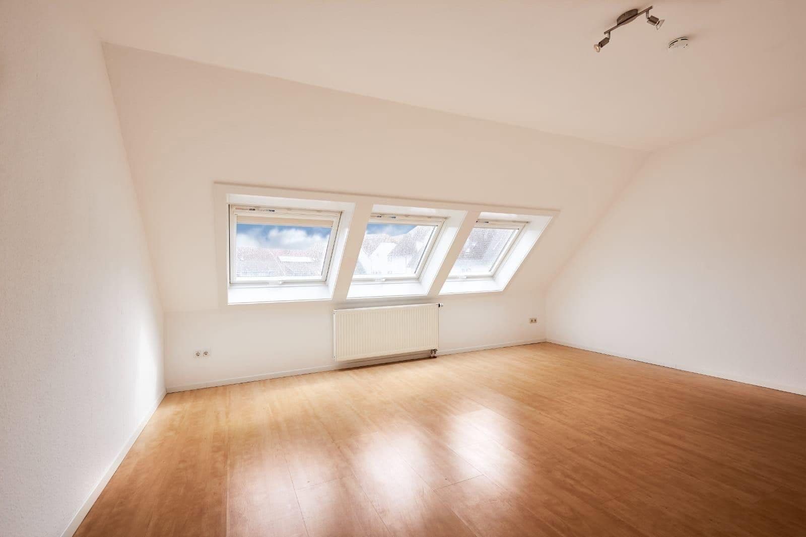 Prenájom bytu 3-izbový 95 m², Werkstättestraße 5, Kaiserslautern, Porýnie-Falcko Prenájom bytu 3-izbový 95 m², Werkstättestraße 5, Kaiserslautern, Porýnie-Falcko