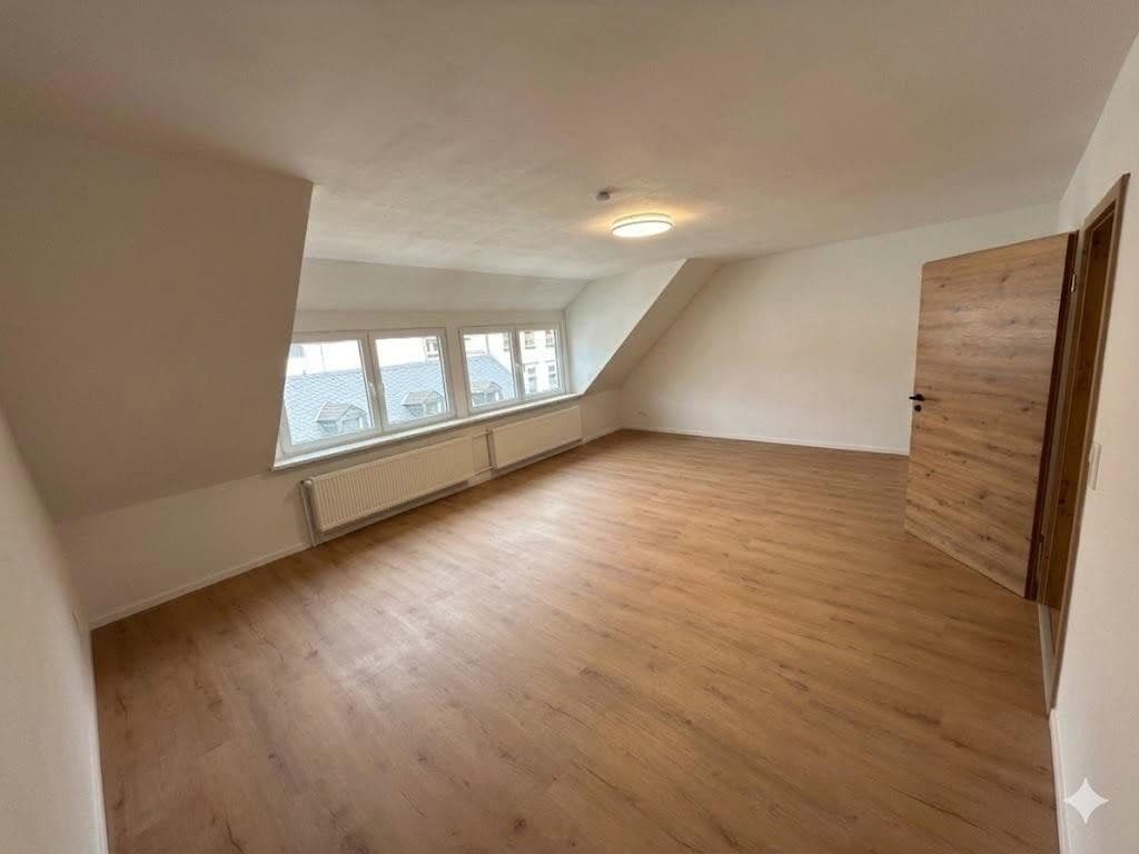 Prenájom bytu 3-izbový 130 m², Schlossberg 1, Sankt Goar, Porýnie-Falcko Prenájom bytu 3-izbový 130 m², Schlossberg 1, Sankt Goar, Porýnie-Falcko