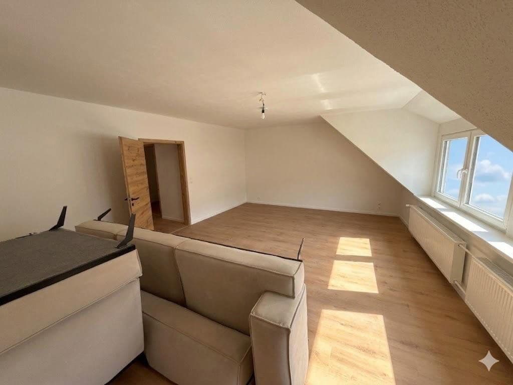 Prenájom bytu 3-izbový 130 m², Schlossberg 1, Sankt Goar, Porýnie-Falcko Prenájom bytu 3-izbový 130 m², Schlossberg 1, Sankt Goar, Porýnie-Falcko