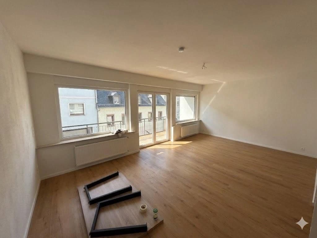 Prenájom bytu 3-izbový 130 m², Schlossberg 1, Sankt Goar, Porýnie-Falcko Prenájom bytu 3-izbový 130 m², Schlossberg 1, Sankt Goar, Porýnie-Falcko