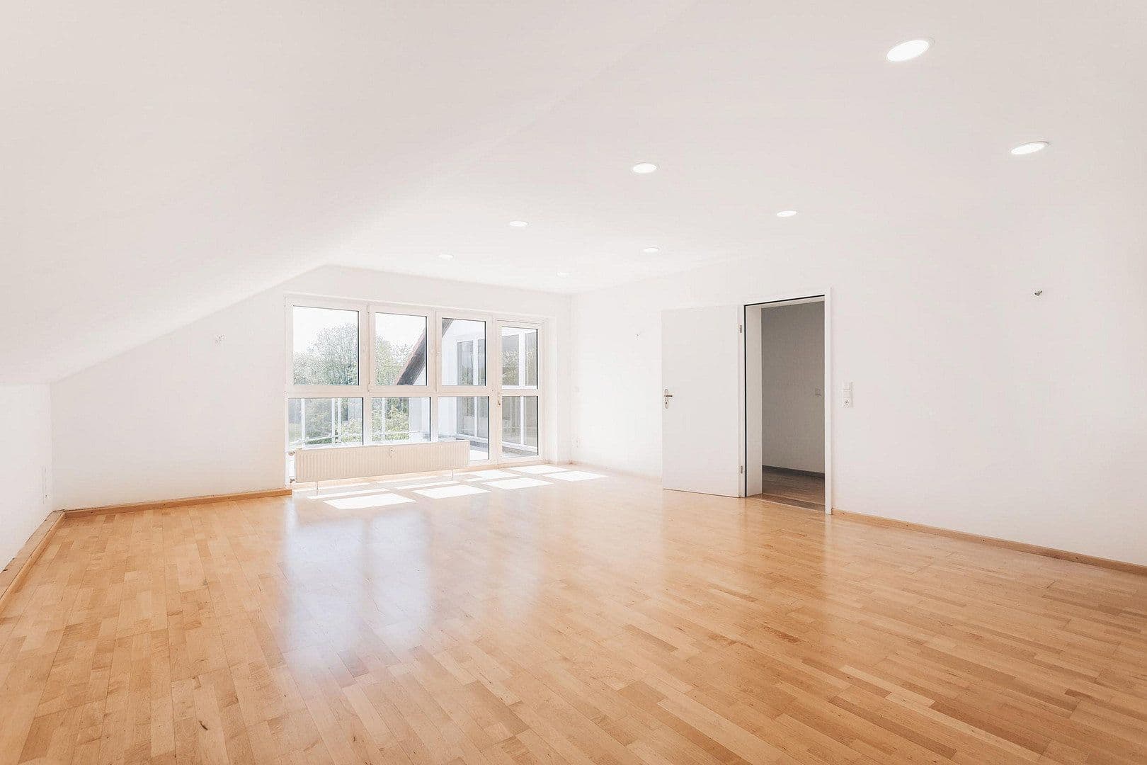 Prenájom kancelárie 218 m², Zum Wiesengrund 8, Wilsdruff, Sasko Prenájom kancelárie 218 m², Zum Wiesengrund 8, Wilsdruff, Sasko