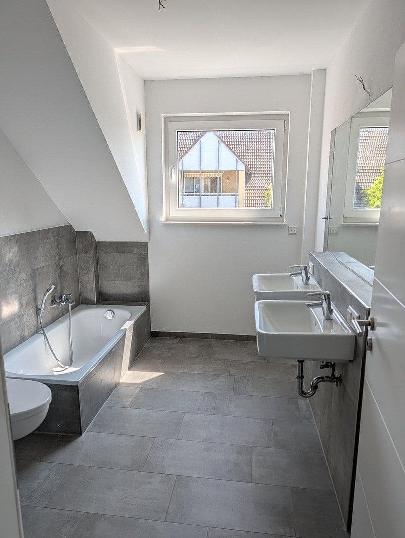 Prenájom bytu 3-izbový 102 m², Harleshäuser Straße 133, Kassel, Hesensko Prenájom bytu 3-izbový 102 m², Harleshäuser Straße 133, Kassel, Hesensko