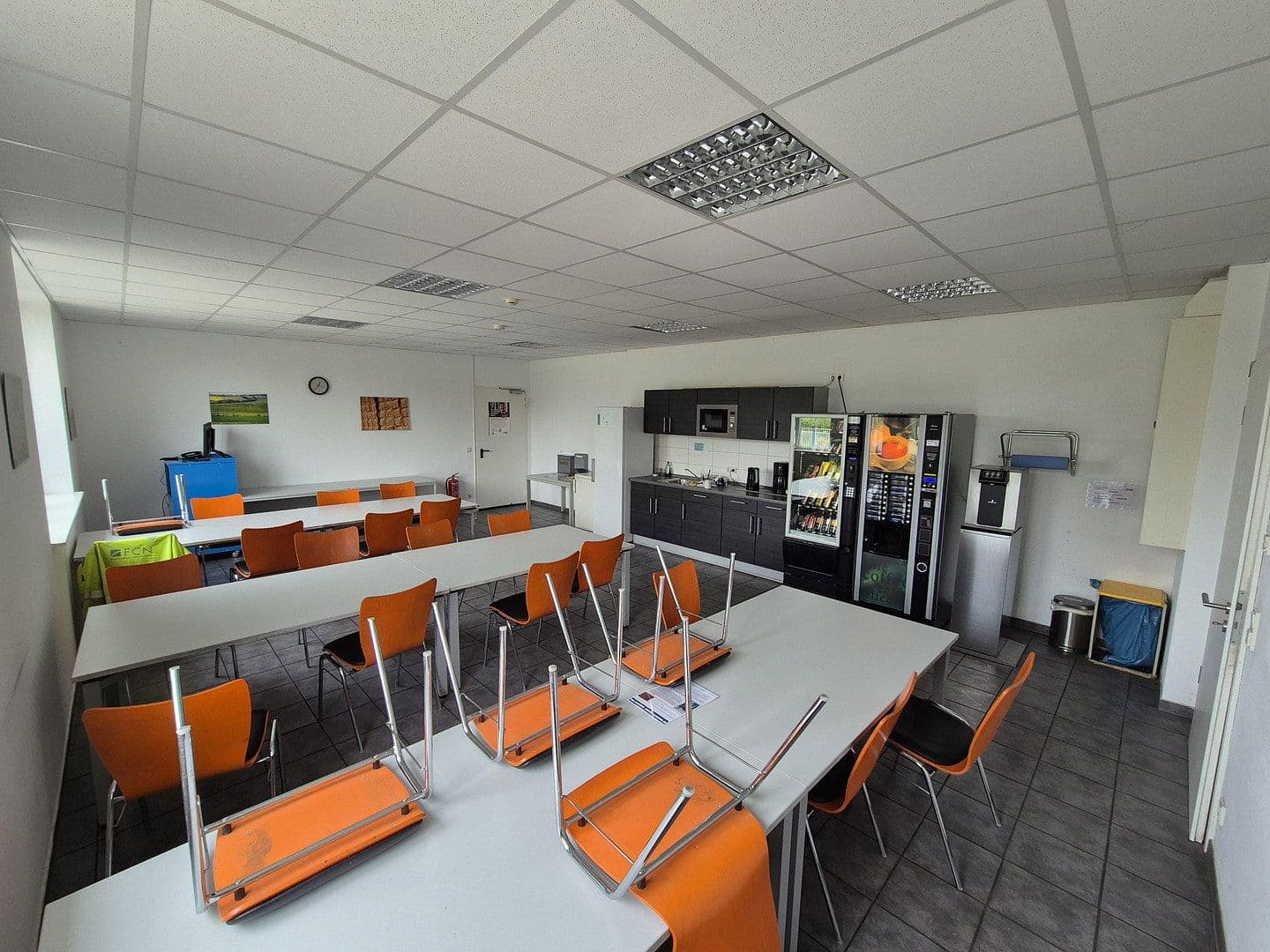 Prenájom nebytového priestoru 24.948 m², Lauchaer Höhe 29, Hörsel, Durínsko Prenájom nebytového priestoru 24.948 m², Lauchaer Höhe 29, Hörsel, Durínsko