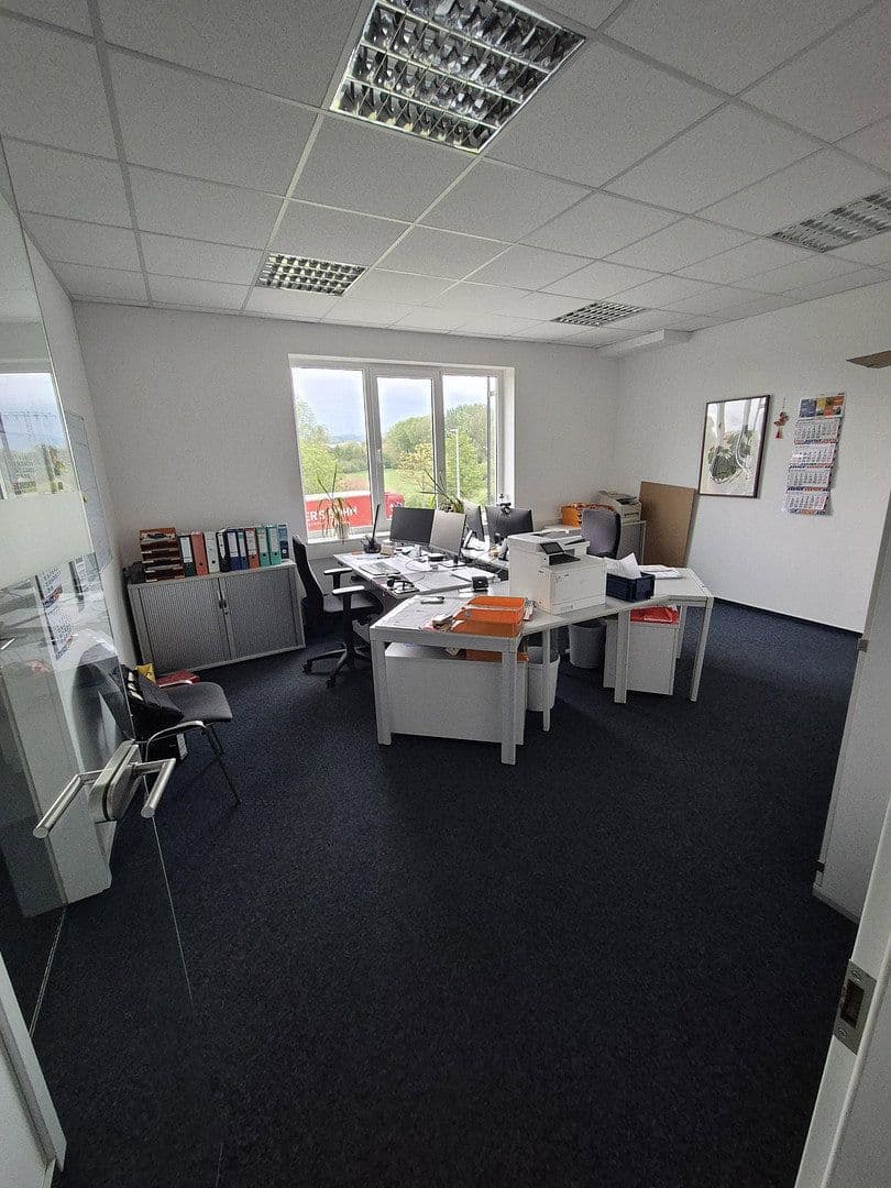 Prenájom nebytového priestoru 24.948 m², Lauchaer Höhe 29, Hörsel, Durínsko Prenájom nebytového priestoru 24.948 m², Lauchaer Höhe 29, Hörsel, Durínsko