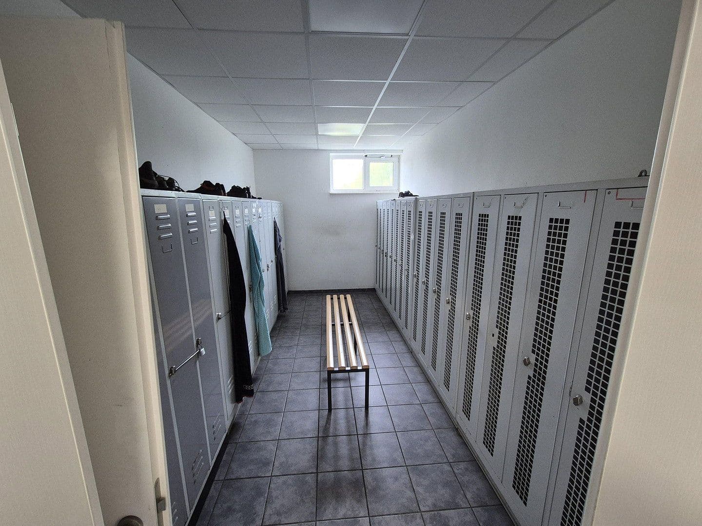 Prenájom nebytového priestoru 24.948 m², Lauchaer Höhe 29, Hörsel, Durínsko Prenájom nebytového priestoru 24.948 m², Lauchaer Höhe 29, Hörsel, Durínsko