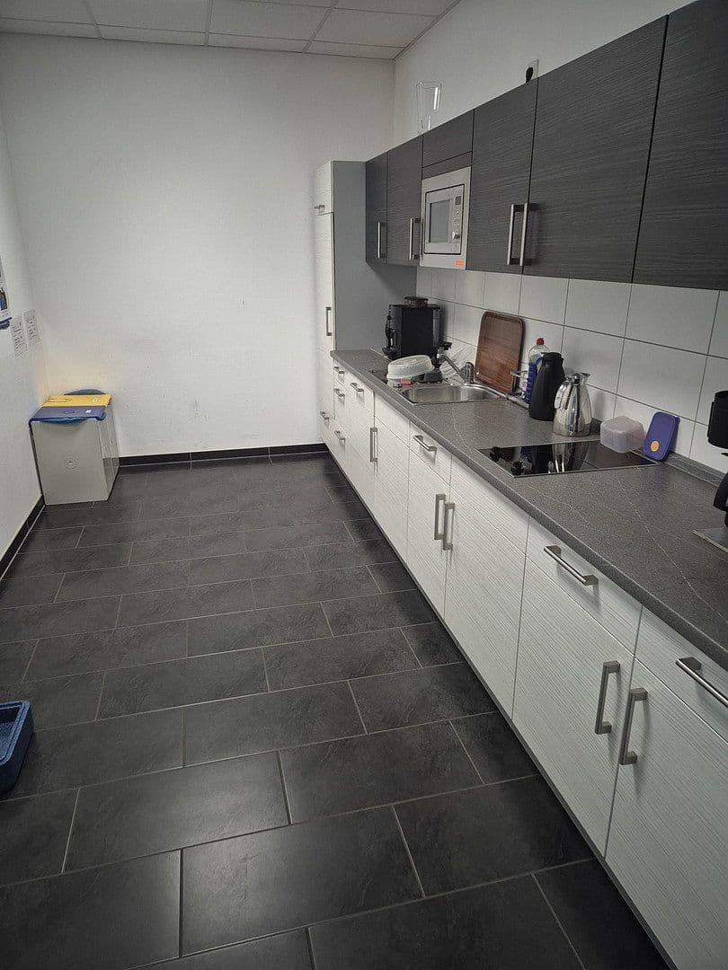 Prenájom nebytového priestoru 24.948 m², Lauchaer Höhe 29, Hörsel, Durínsko Prenájom nebytového priestoru 24.948 m², Lauchaer Höhe 29, Hörsel, Durínsko