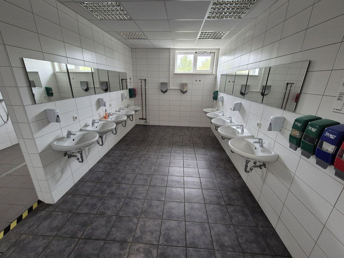 Prenájom nebytového priestoru 24.948 m², Lauchaer Höhe 29, Hörsel, Durínsko Prenájom nebytového priestoru 24.948 m², Lauchaer Höhe 29, Hörsel, Durínsko