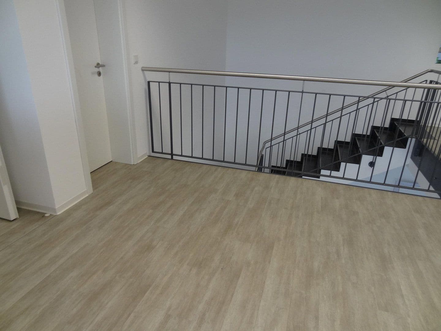 Prenájom nebytového priestoru 24.948 m², Lauchaer Höhe 29, Hörsel, Durínsko Prenájom nebytového priestoru 24.948 m², Lauchaer Höhe 29, Hörsel, Durínsko