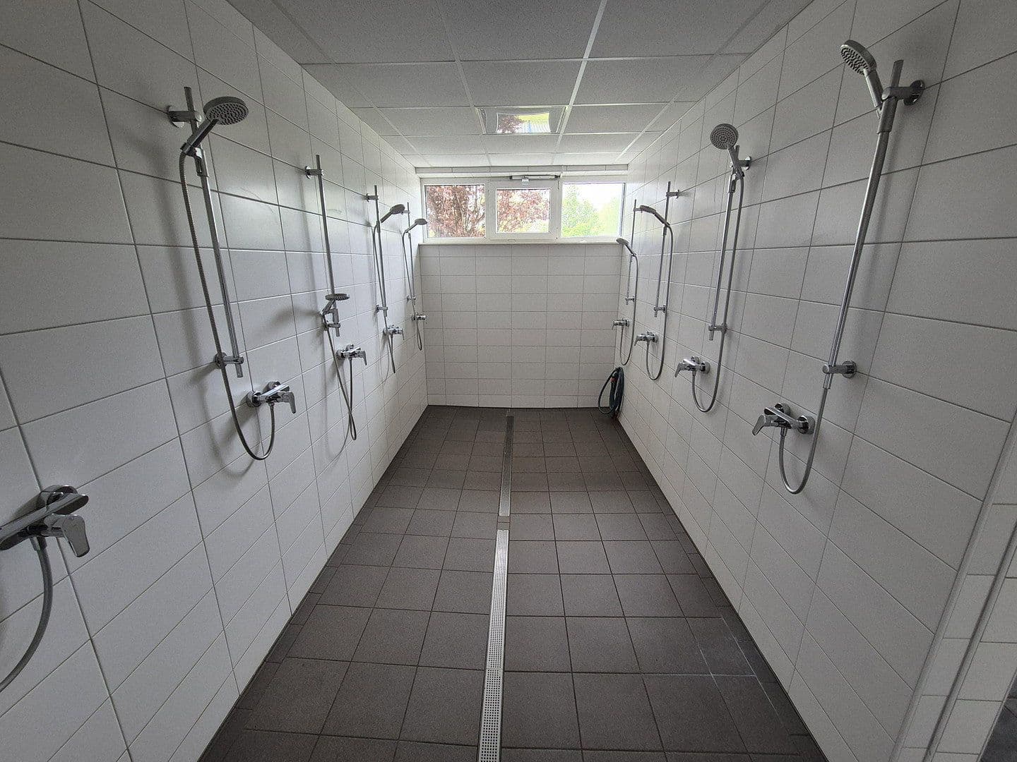 Prenájom nebytového priestoru 24.948 m², Lauchaer Höhe 29, Hörsel, Durínsko Prenájom nebytového priestoru 24.948 m², Lauchaer Höhe 29, Hörsel, Durínsko