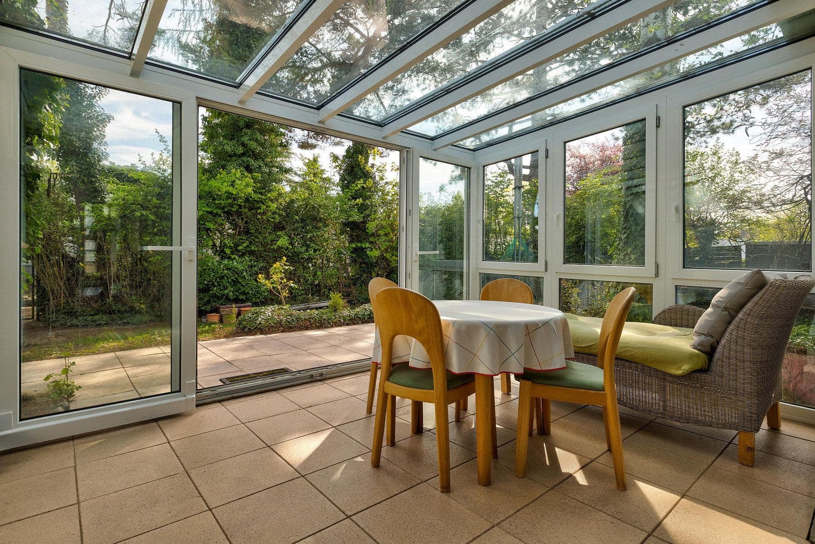 Predaj domu 290 m², pozemok 546 m², Mainz, Porýnie-Falcko Predaj domu 290 m², pozemok 546 m², Mainz, Porýnie-Falcko