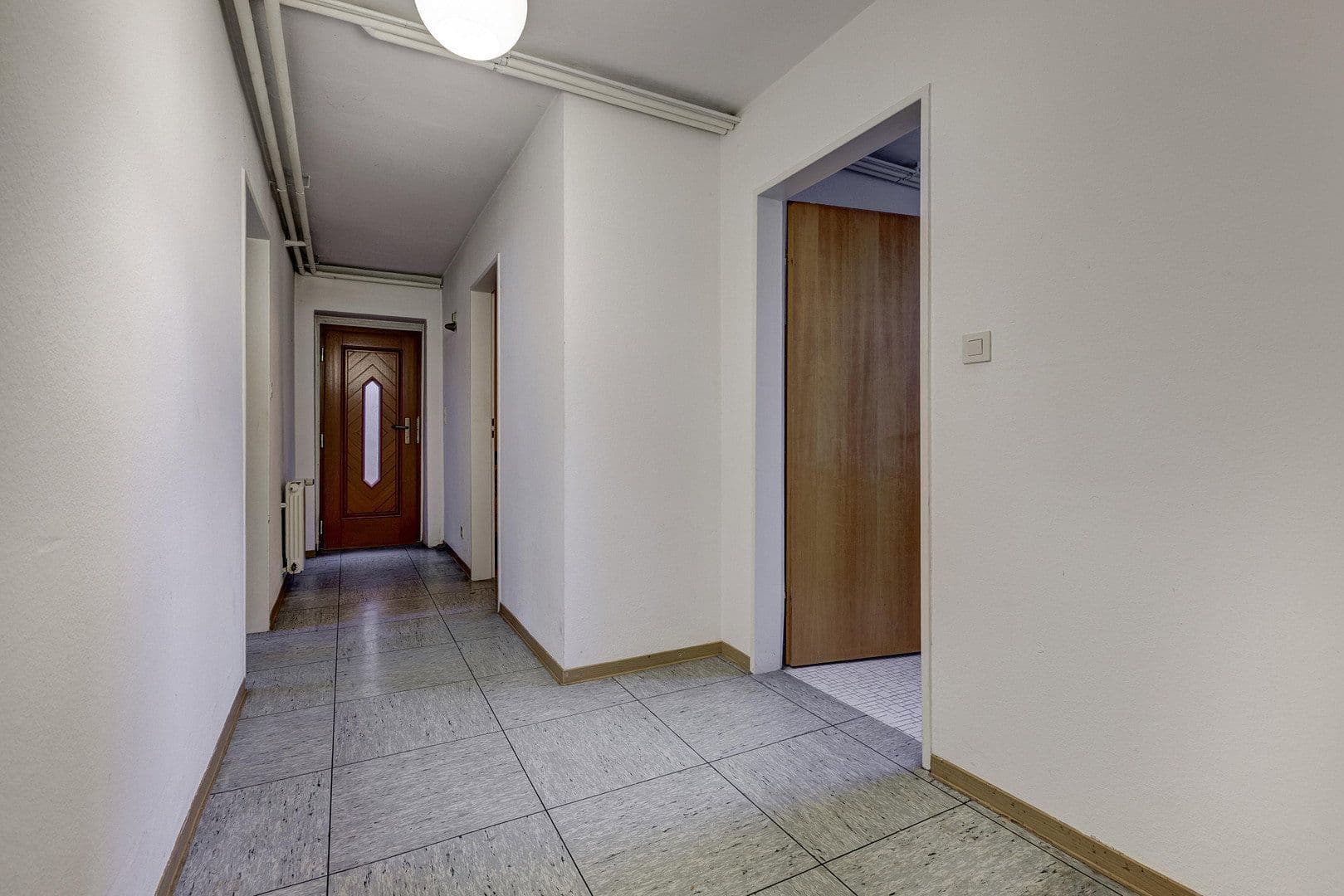 Predaj domu 290 m², pozemok 546 m², Mainz, Porýnie-Falcko Predaj domu 290 m², pozemok 546 m², Mainz, Porýnie-Falcko