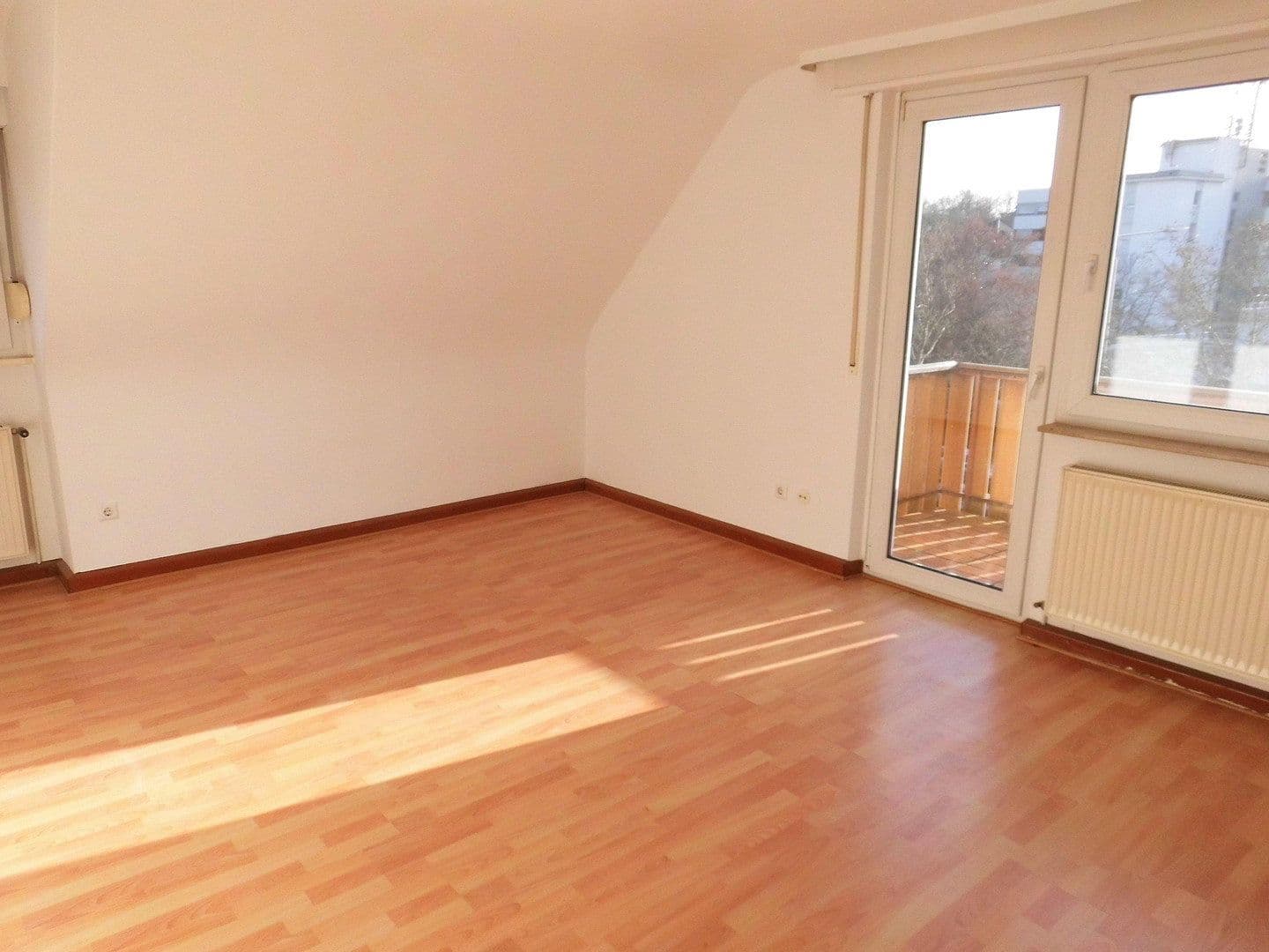 Prenájom bytu 3-izbový 67 m², Stuttgart, Bádensko-Wurttembersko Prenájom bytu 3-izbový 67 m², Stuttgart, Bádensko-Wurttembersko
