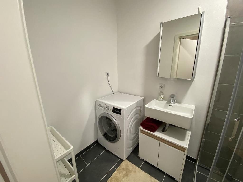 Prenájom bytu 1-izbový 42 m², Kapellenstraße 64a, Wiesbaden, Hesensko Prenájom bytu 1-izbový 42 m², Kapellenstraße 64a, Wiesbaden, Hesensko
