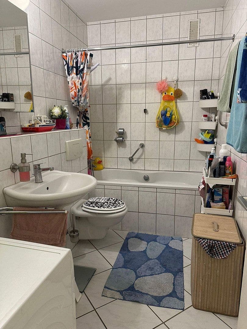 Prenájom bytu 4-izbový 97 m², Bachfeld 10, Lampertheim, Hesensko Prenájom bytu 4-izbový 97 m², Bachfeld 10, Lampertheim, Hesensko