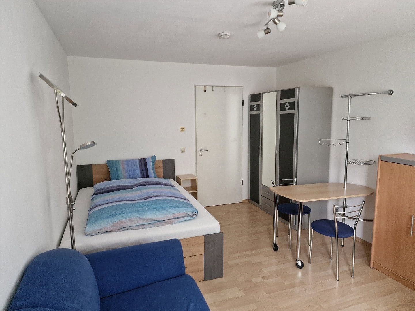 Prenájom bytu 1-izbový 25 m², Im Neuenheimer Feld 370, Heidelberg, Bádensko-Wurttembersko Prenájom bytu 1-izbový 25 m², Im Neuenheimer Feld 370, Heidelberg, Bádensko-Wurttembersko