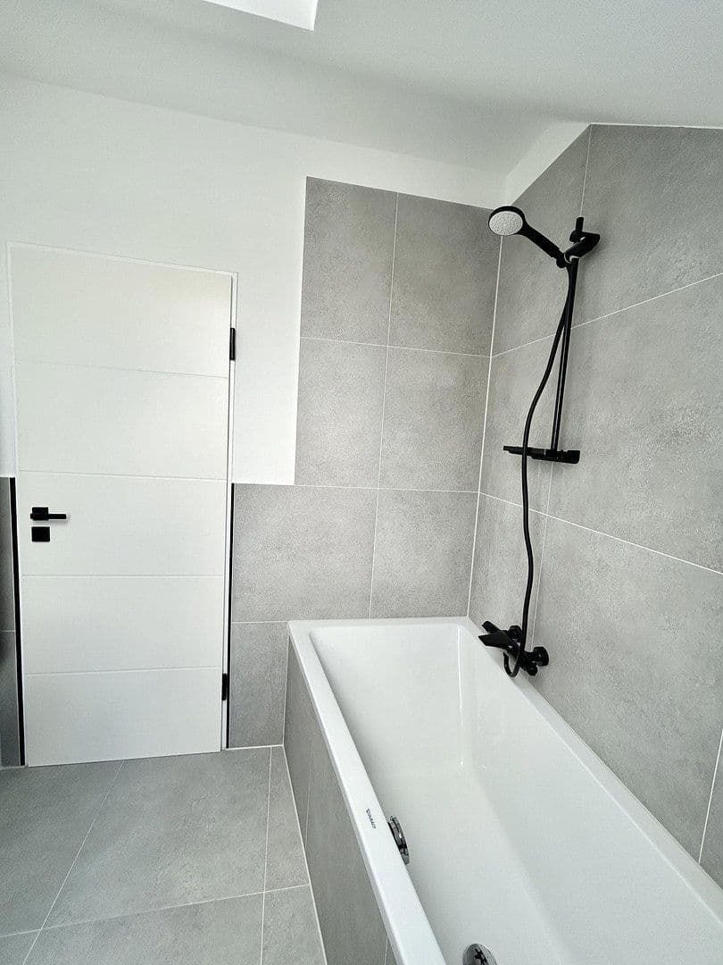 Prenájom bytu 3-izbový 56 m², Pattensen, Dolné Sasko Prenájom bytu 3-izbový 56 m², Pattensen, Dolné Sasko