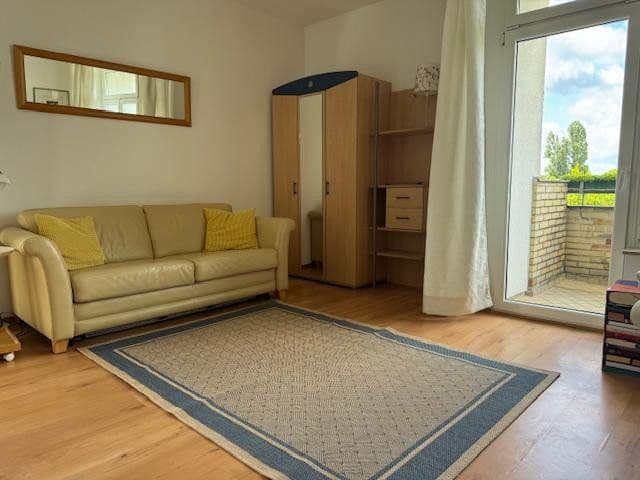 Prenájom bytu 1-izbový 32 m², Berlin, Berlín Prenájom bytu 1-izbový 32 m², Berlin, Berlín