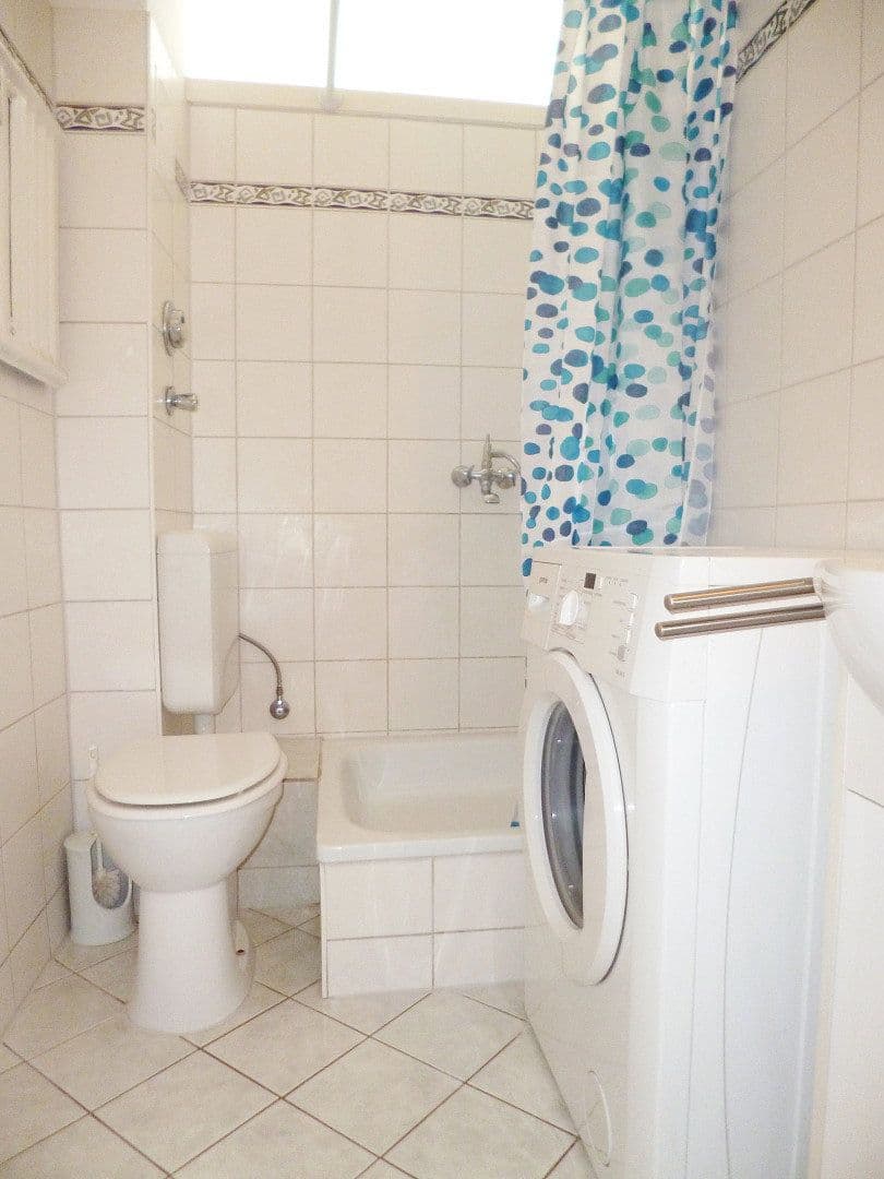 Prenájom bytu 1-izbový 32 m², Berlin, Berlín Prenájom bytu 1-izbový 32 m², Berlin, Berlín