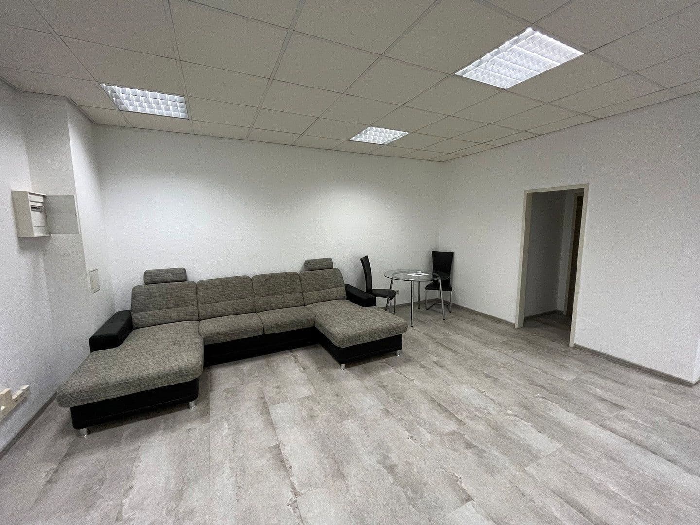 Prenájom kancelárie 40 m², Hauptstraße 12a-c, Meuselwitz, Durínsko Prenájom kancelárie 40 m², Hauptstraße 12a-c, Meuselwitz, Durínsko