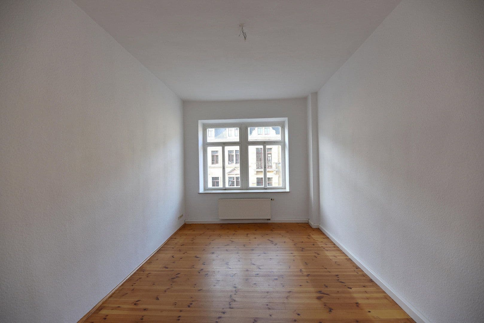 Prenájom bytu 4-izbový 89 m², Hertelstraße 16, Dresden, Sasko Prenájom bytu 4-izbový 89 m², Hertelstraße 16, Dresden, Sasko