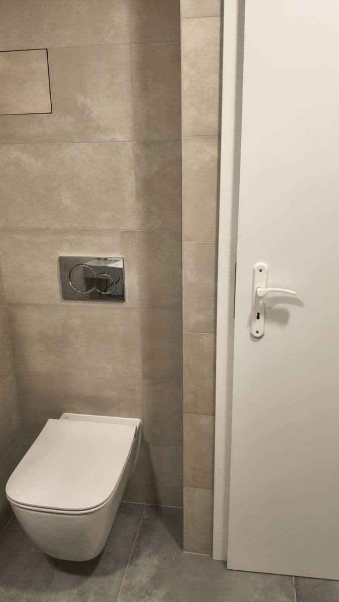 Prenájom bytu 1-izbový 45 m², Půlnoční, Praha, Praha Prenájom bytu 1-izbový 45 m², Půlnoční, Praha, Praha